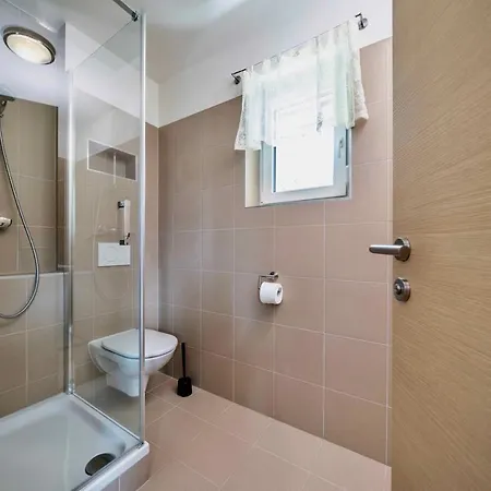 Vakantiehuis Ferienhaus2, Ideal Fuer 2 Paare Und , Terrasse, 85m2, 2 Baeder, Aktivurlaub Am Und In Den Bergen Döbriach