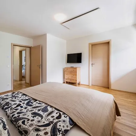 Ferienhaus2, Ideal Fuer 2 Paare Und , Terrasse, 85m2, 2 Baeder, Aktivurlaub Am Und In Den Bergen 別荘 *