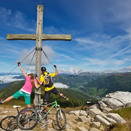 度假居 2ferienhaus, Ideal Fuer 2 Paare Und , Terrasse, 85m2, 2 Baeder, Aktivurlaub Am Und In Den Bergen